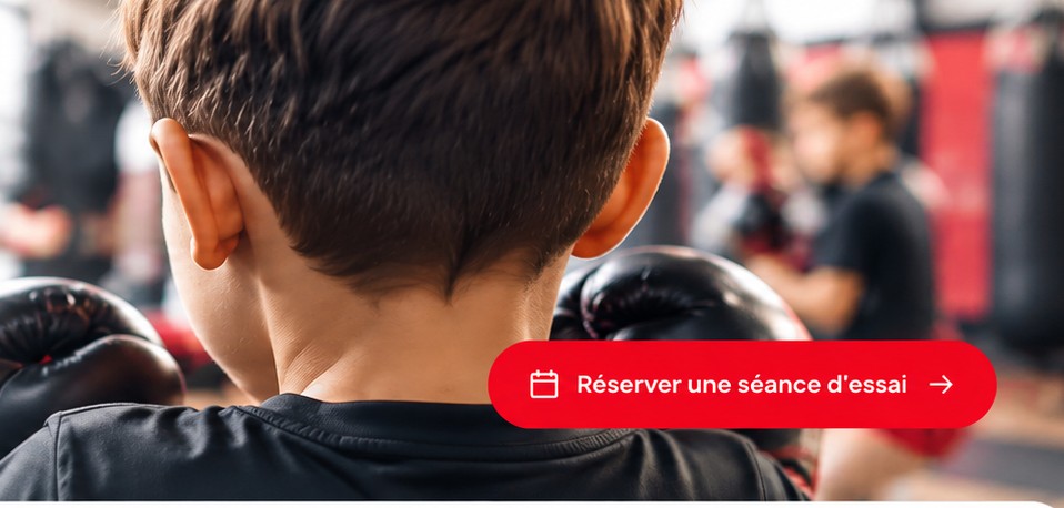 Enfant de dos pendant un cours de boxe au Boxing Center